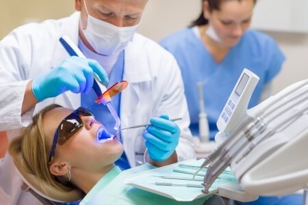 טיפולי שיניים בלייזר: לטפל ללא כאב