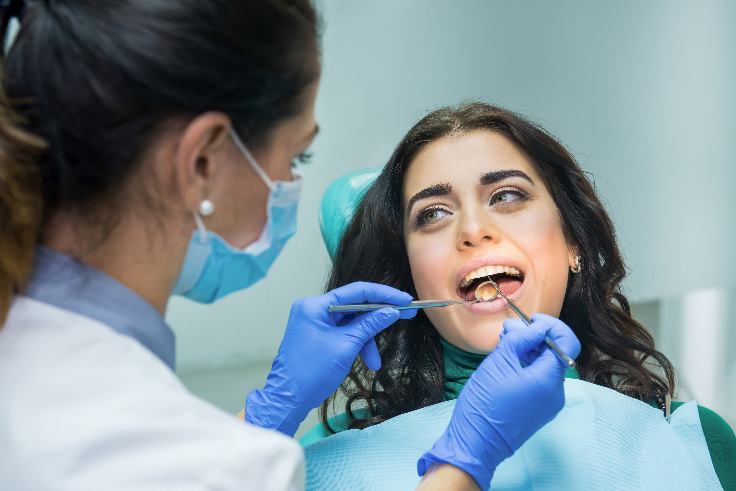 השתלת שיניים בהרדמה מלאה: להתעורר עם שיניים חדשות