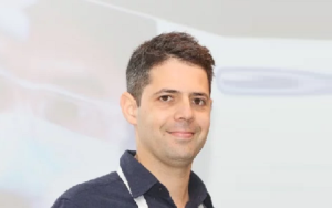 ד"ר אסף אחירון