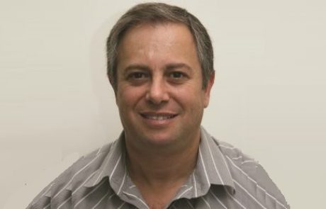 ד”ר מיכאל שוחט: מומחה לרפואת עור